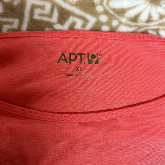 NWT APT 9 High-Low Top - Picture 5 of 10